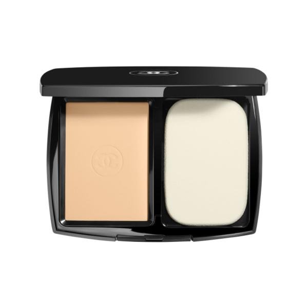 Chanel Ultrawear All Day Comfort Flawless Finish Compact Foundation B30